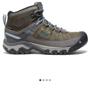 Keen dry waterproof  women’s  Boots in Black and Brown